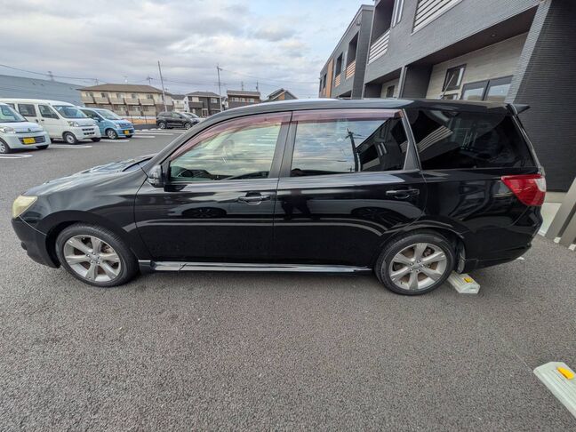 大好評のボディコーティングもご納車までに施工可能！雨染みや線傷など中古車だからと諦めていませんか？ピカピカの状態でお乗り出し頂けます！