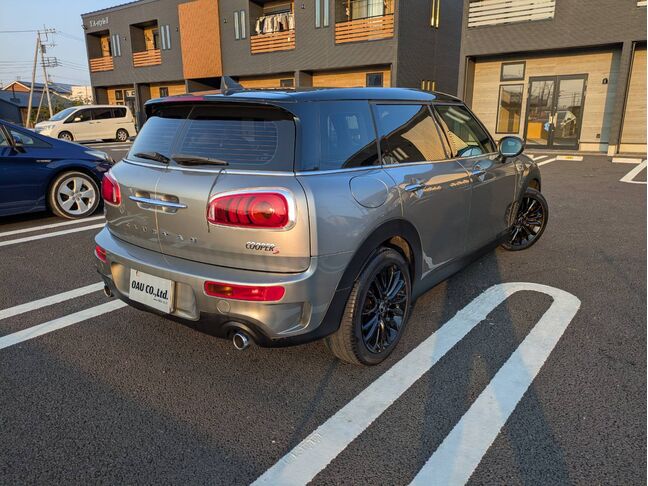 買取からの直販にて極限までこだわった仕入れで低価格を実現！！低価格で良質なお車を是非、ご覧ください。