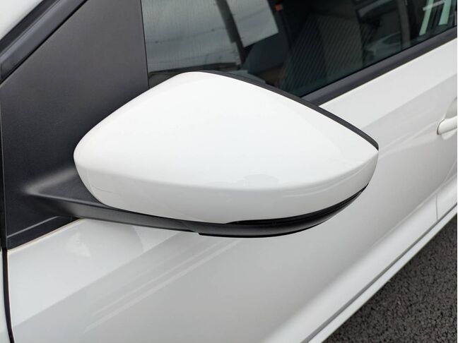 電車でお越しの際は、TXみどりの駅が最寄りとなります。事前にお電話頂ければお迎えに参ります。