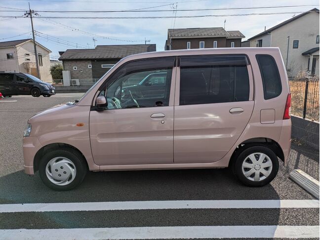 大好評のボディコーティングもご納車までに施工可能！雨染みや線傷など中古車だからと諦めていませんか？ピカピカの状態でお乗り出し頂けます！