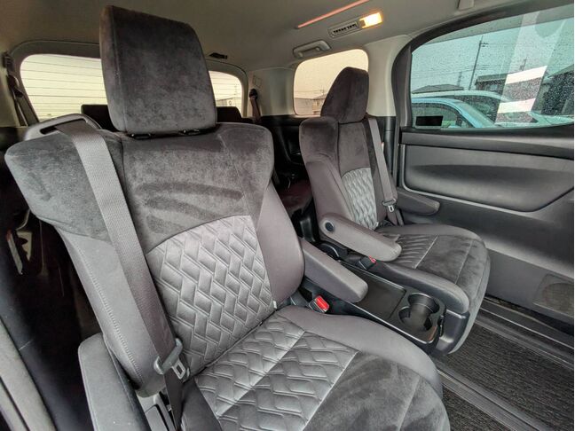 自社ローンや信用回復ローンに対応しております。審査が通らなかった方や不安のある方も、状況に応じて無理のないプランをご提案いたします。お気軽にご相談ください。