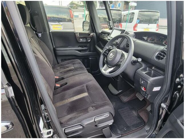 当店のお車をご覧いただきましてありがとうございます。お車についてのご質問やお見積りのご依頼、ご購入にあたってのご相談などお気軽にお問い合わせ下さい！