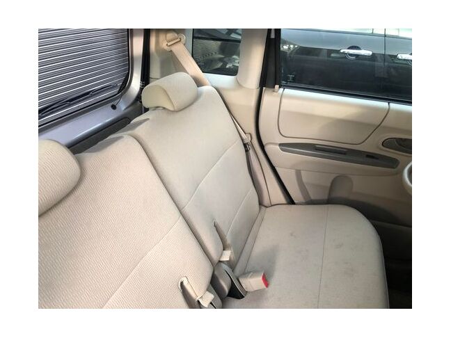 後席シートの状態です。