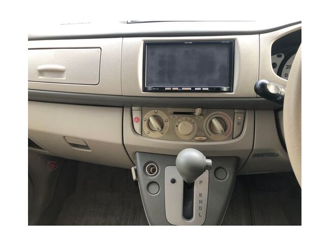 シンプルですっきりしたインパネまわりです♪