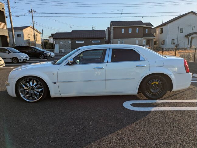 大好評のボディコーティングもご納車までに施工可能！雨染みや線傷など中古車だからと諦めていませんか？ピカピカの状態でお乗り出し頂けます！