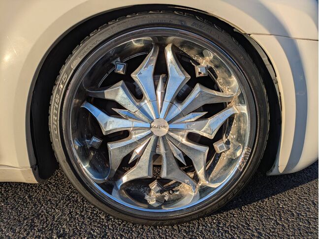 自社ローンや信用回復ローンに対応しております。審査が通らなかった方や不安のある方も、状況に応じて無理のないプランをご提案いたします。お気軽にご相談ください。