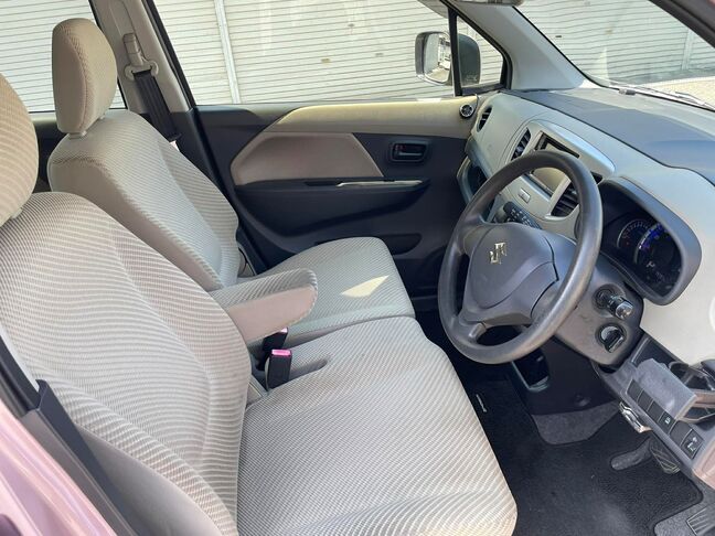 ベンチシートで広々空間★