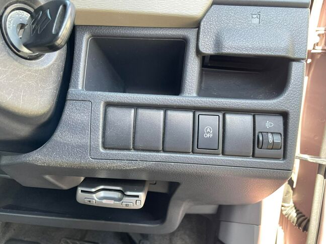 ETC付で高速道路のご利用もスムーズです♪
運転席にドリンクホルダーがありドライブにも便利です♪ ETC付で高速道路のご利用もスムーズです♪
運転席にドリンクホルダーがありドライブにも便利です♪