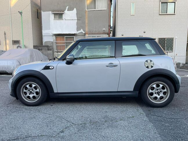 ユニオンジャックデザインの給油口カバーがアクセントになっています！