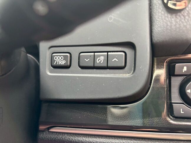 仮審査は公式LINEから簡単にお申し込み頂けます。LINEで上記QRコードを読み込んでお気軽にお申し込みください。LINE ID検索の場合は@567fslwuです。