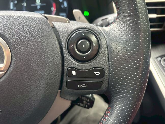 仮審査は公式LINEから簡単にお申し込み頂けます。LINEで上記QRコードを読み込んでお気軽にお申し込みください。LINE ID検索の場合は@567fslwuです。