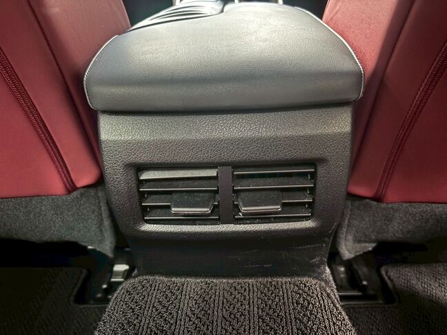 仮審査は公式LINEから簡単にお申し込み頂けます。LINEで上記QRコードを読み込んでお気軽にお申し込みください。LINE ID検索の場合は@567fslwuです。