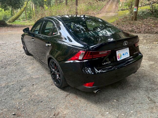 仮審査は公式LINEから簡単にお申し込み頂けます。LINEで上記QRコードを読み込んでお気軽にお申し込みください。LINE ID検索の場合は@567fslwuです。