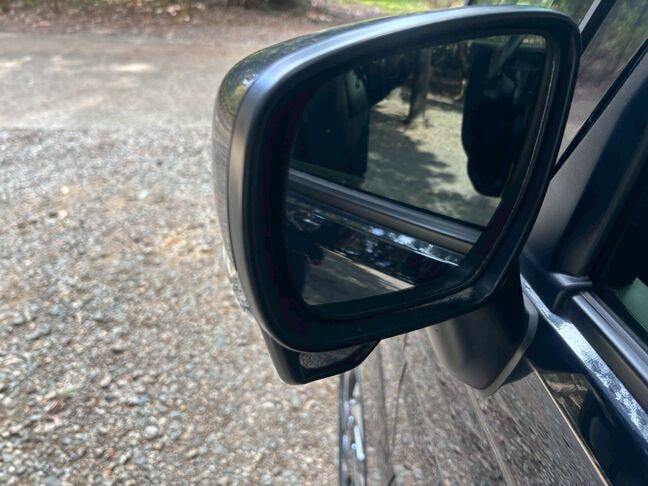 仮審査は公式LINEから簡単にお申し込み頂けます。LINEで上記QRコードを読み込んでお気軽にお申し込みください。LINE ID検索の場合は@567fslwuです。