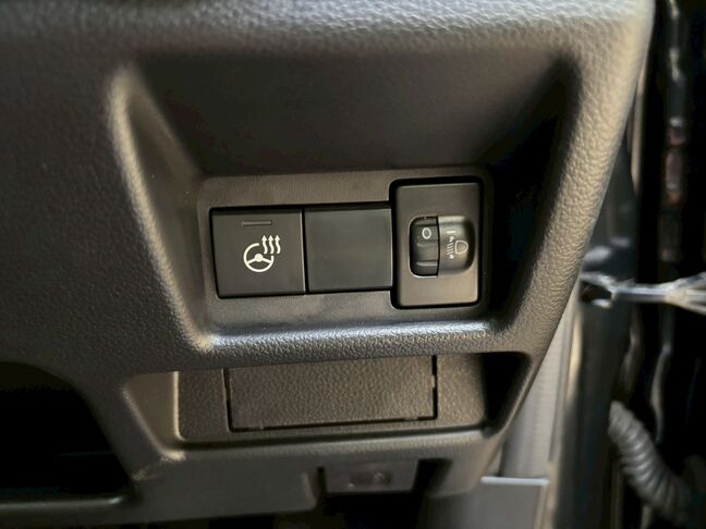 仮審査は公式LINEから簡単にお申し込み頂けます。LINEで上記QRコードを読み込んでお気軽にお申し込みください。LINE ID検索の場合は@567fslwuです。