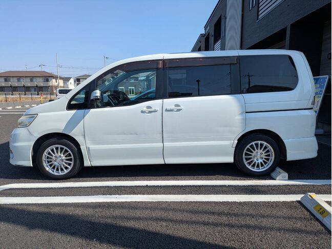 大好評のボディコーティングもご納車までに施工可能！雨染みや線傷など中古車だからと諦めていませんか？ピカピカの状態でお乗り出し頂けます！