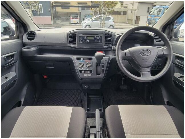 すぐにご来店頂けない場合や遠方にお住まいの方、車両状態の詳細が知りたい方はお気軽にご連絡下さい♪