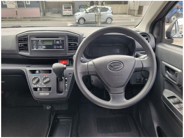 当店のお車をご覧いただきましてありがとうございます。お車についてのご質問やお見積りのご依頼、ご購入にあたってのご相談などお気軽にお問い合わせ下さい！