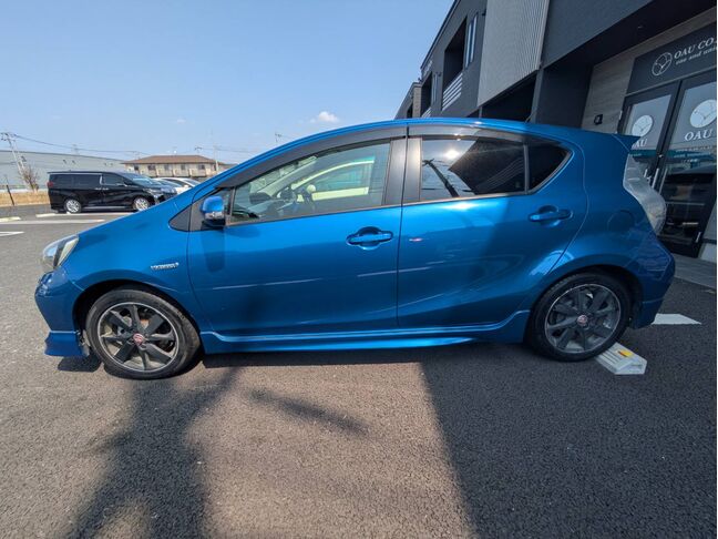 大好評のボディコーティングもご納車までに施工可能！雨染みや線傷など中古車だからと諦めていませんか？ピカピカの状態でお乗り出し頂けます！