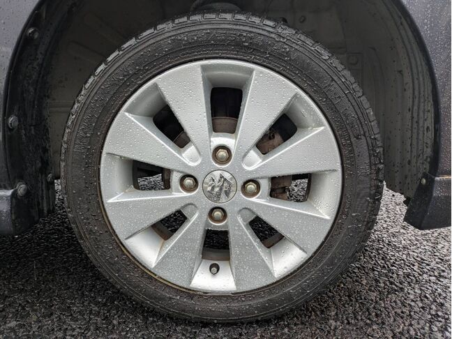 自社ローンや信用回復ローンに対応しております。審査が通らなかった方や不安のある方も、状況に応じて無理のないプランをご提案いたします。お気軽にご相談ください。