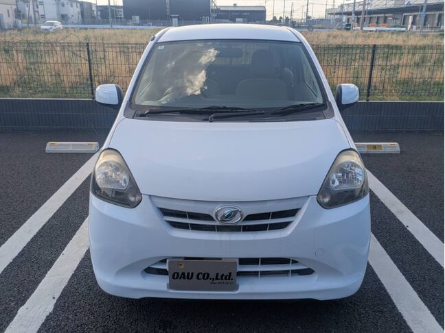 在庫車両は複数箇所にて保管の為、準備にお時間を頂きます。ご予約頂ければ、お待ち頂くことなくスムーズなご案内が可能です。ご予約やお問い合わせはお電話にて！