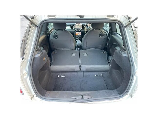 シートを倒せばもっと積めます！