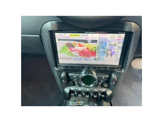 ナビ付でそのまま使えます♪おしゃれなセンターパネルもポイント！