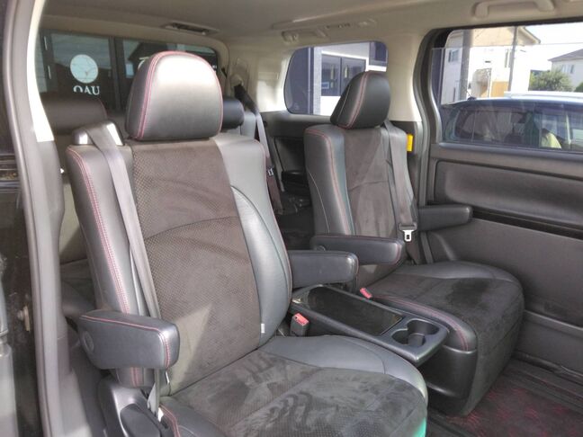 自社ローンや信用回復ローンに対応しております。審査が通らなかった方や不安のある方も、状況に応じて無理のないプランをご提案いたします。お気軽にご相談ください。