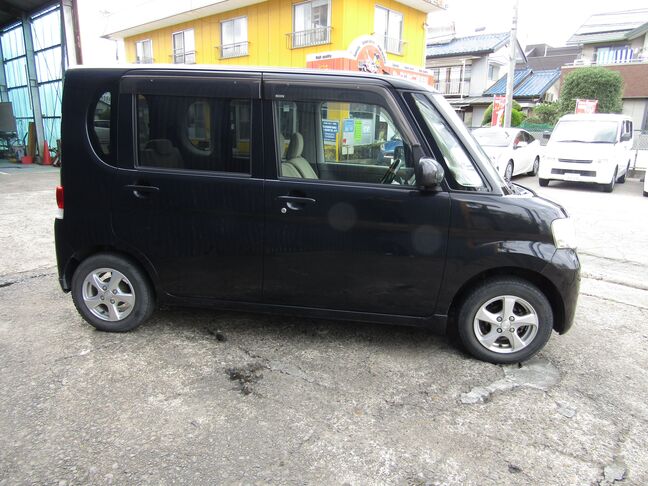 お気に入りの1台を探すお手伝いをいたします。展示車両もご用意しておりますので是非1度お立ち寄りください！