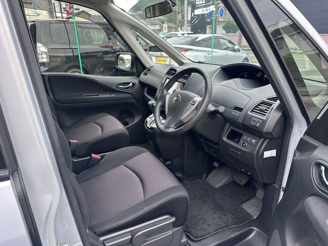 当店のお車をご覧いただきましてありがとうございます。お車についてのご質問やお見積りのご依頼、ご購入にあたってのご相談などお気軽にお問い合わせ下さい！