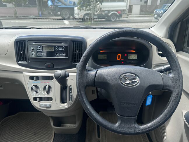 当店のお車をご覧いただきましてありがとうございます。お車についてのご質問やお見積りのご依頼、ご購入にあたってのご相談などお気軽にお問い合わせ下さい！