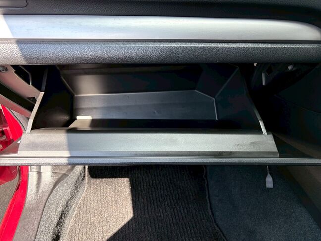 地方（市外・道外）の方は、別途陸送費用と名義変更費用、車庫証明費用が掛かります。詳しくは担当金澤まで。