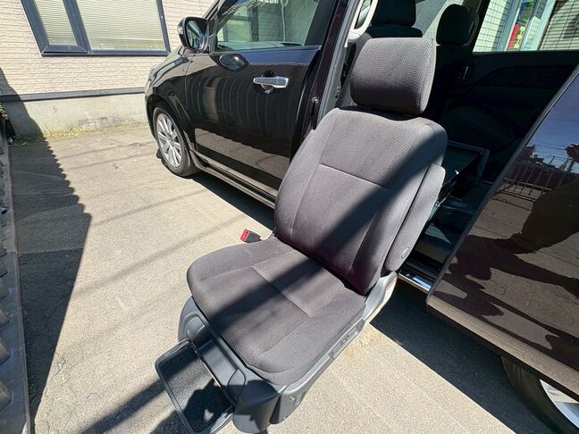 15年未満、15キロ以下のお車に関しましては1年間走行距離無制限保障をご選択いただけます。