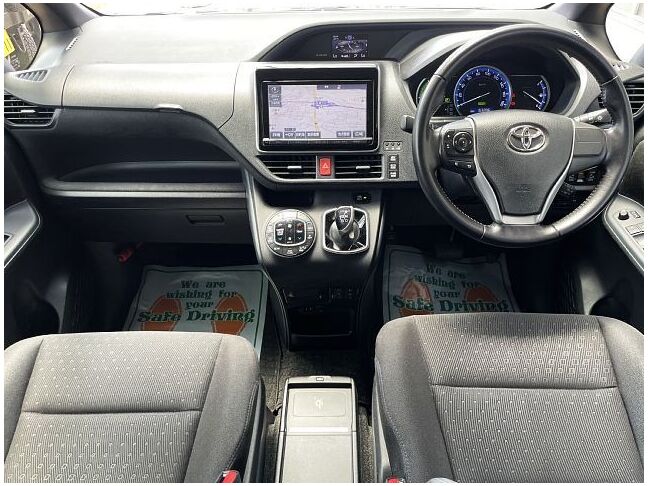 車内（運転席・助手席）