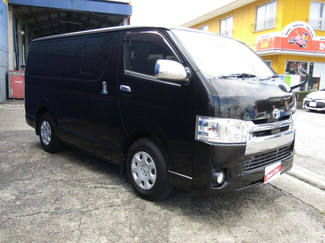 軽自動車から大型車まであらゆる車の整備が自社工場で出来ます。車検・点検・整備などアフターフォローもお任せ下さい。