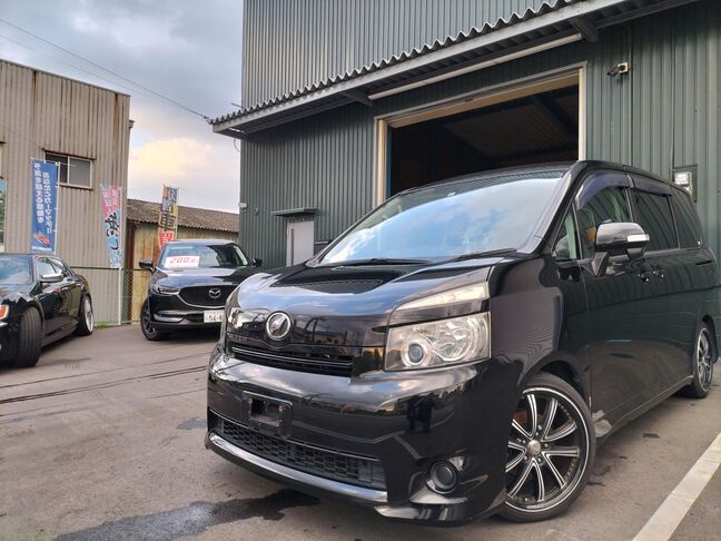 黒のヴォクシーの入庫です！