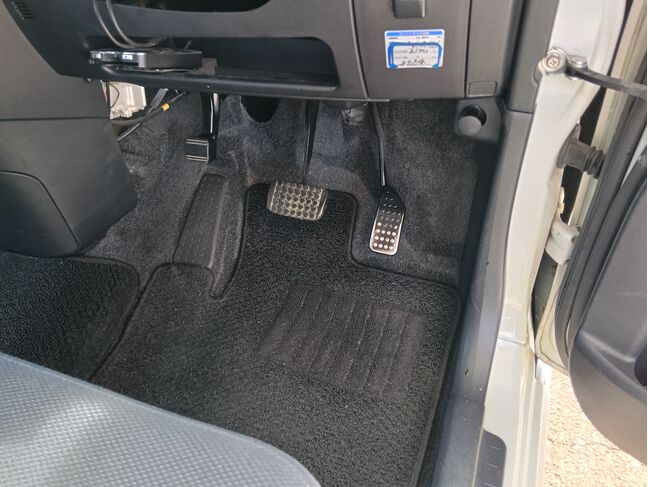 応答性の高いペダルでキビキビとした走りを実現！
軽快なアクセルレスポンスで街乗りも快適。