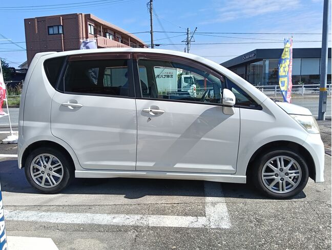 もっと車両情報が知りたい！車両の写真が見たい！など遠慮なくお申し付けください！電話番号	050-3145-9979