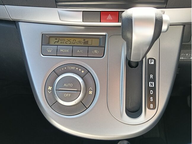 操作しやすい配置で運転もスムーズです。