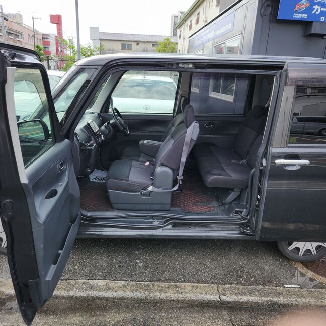 片側パワースライドドア