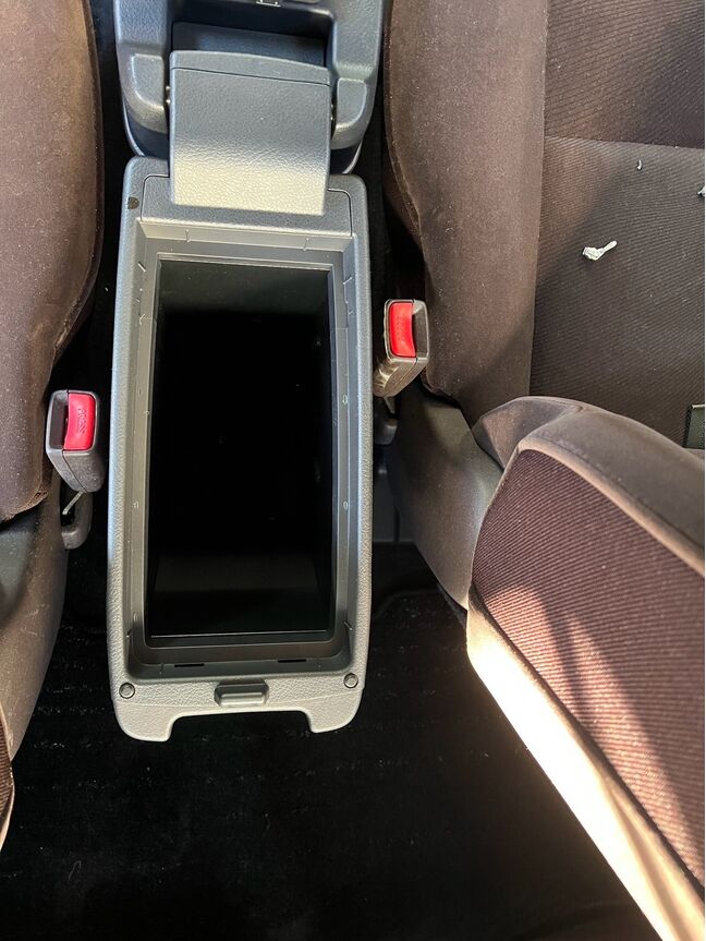 タイヤ＆ホイール、バッテリー等格安にてご案内致します。お気軽にお声がけ下さい。