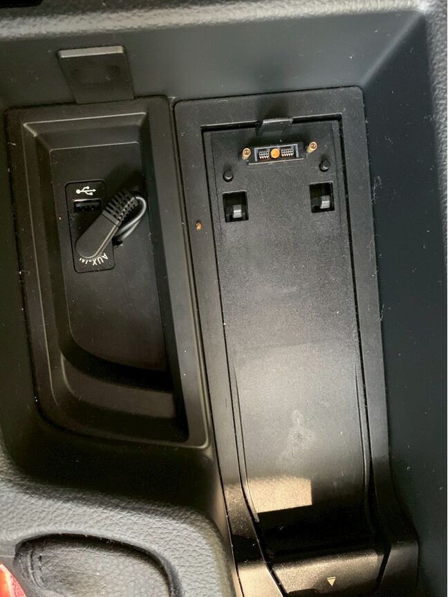 【点検整備】当社の点検整備は消耗品やオイル交換もしています。
点検箇所の写真やコンピューター診断の結果は全て写真を撮って保存してあります。ご安心ください