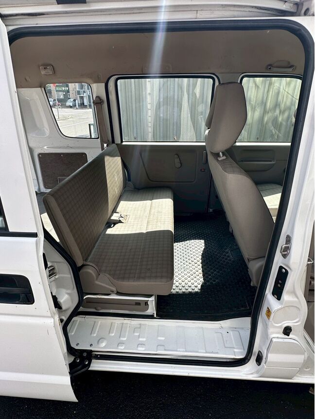 地方（市外・道外）の方は、別途陸送費用と名義変更費用、車庫証明費用が掛かります。詳しくは担当金澤まで。