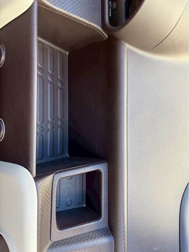 下回りの錆や腐食が気になる方は下回り塗装も可能です。お気軽にお声がけください。